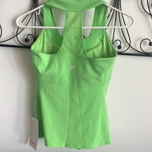 Read💚✨NWT LULULULEMON THROWBACK SCOOP NECK TANK💚✨